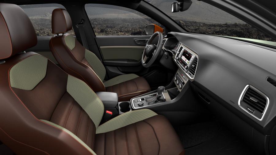 Интерьер Seat Ateca X-Perience 2016 года  (фото 7 из 8)